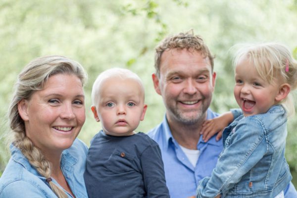Fotofamkes gezin fotoshoot in Friesland