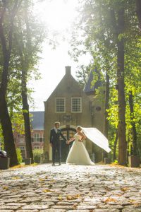 bruidsreportage door de fotofamkes in de buitenlucht